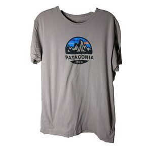 Patagonia Mens Short Sleeve T Shirt Large Slim Fit Beige Graphic Print‎ Ski Hike